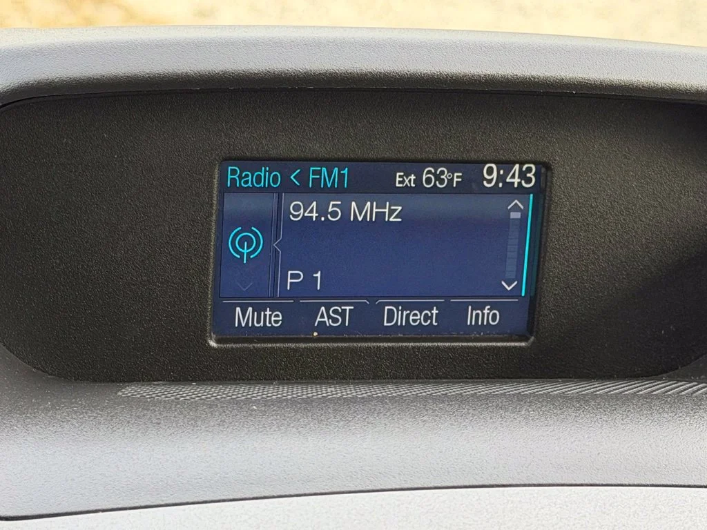Used 2015 Red Ford Base image 25