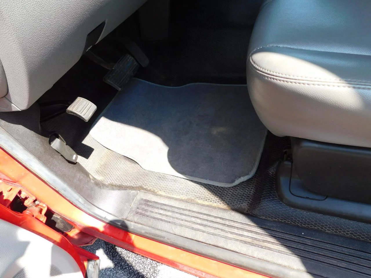 Used 2008 Red Chevrolet 2WD Reg Cab 119.0 in Work Truck image 19