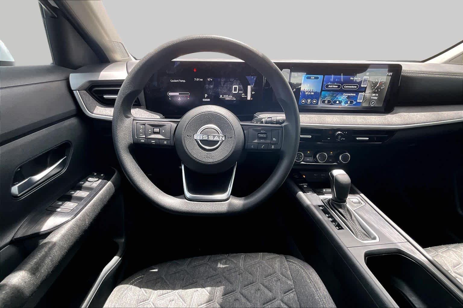 Pre-Owned 2025 Nissan Kicks SV