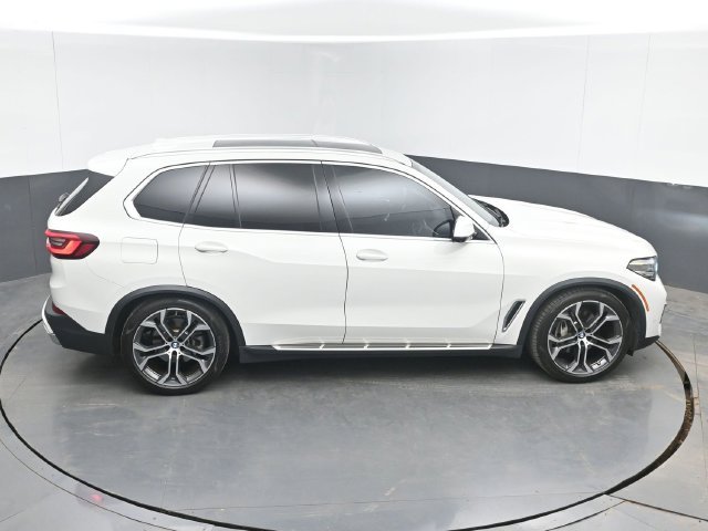Used 2022 White BMW sDrive40i image 43