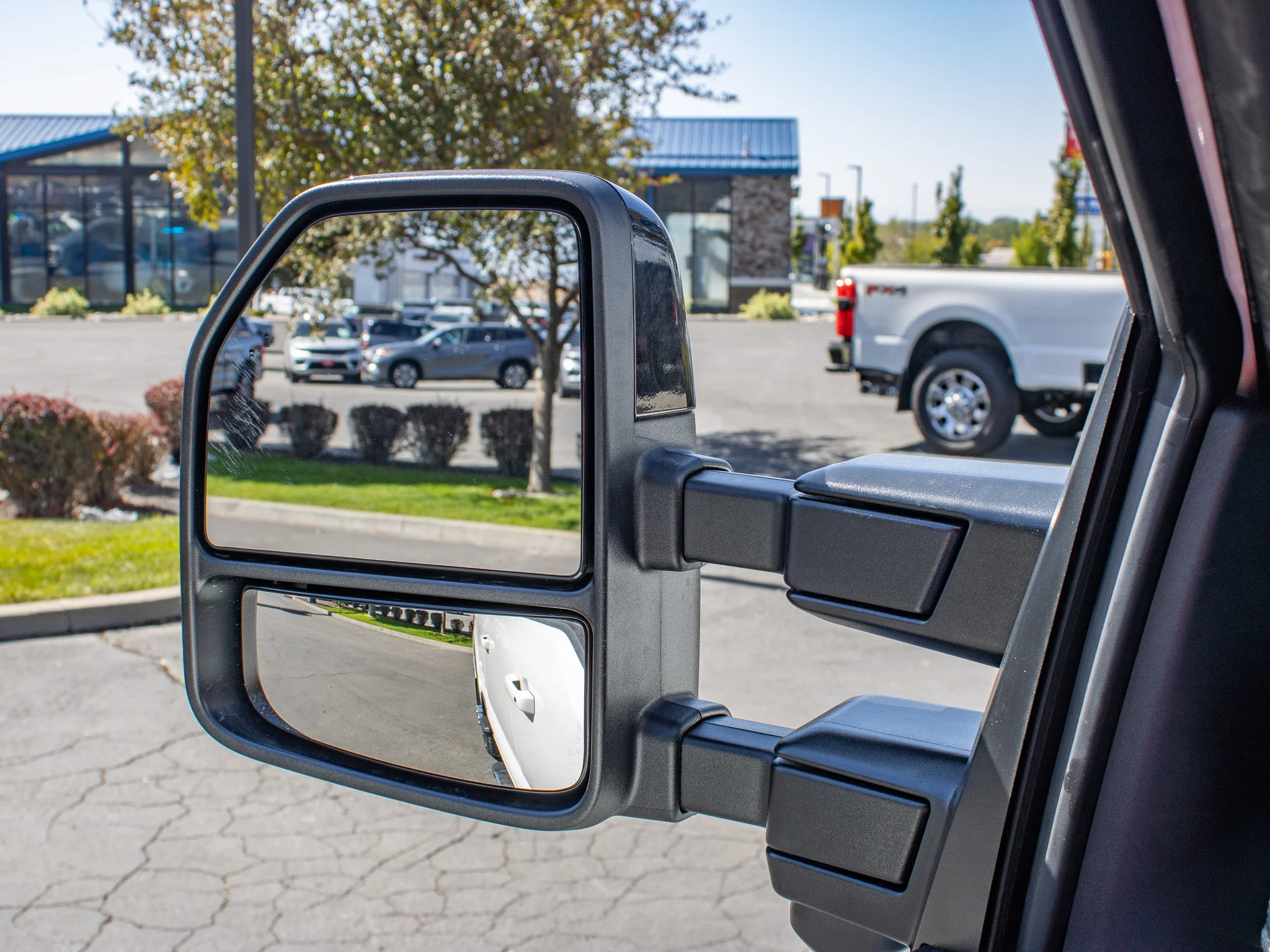 New 2026 Star White Metallic Tri-Coat Ford F-250® Lariat® image 35