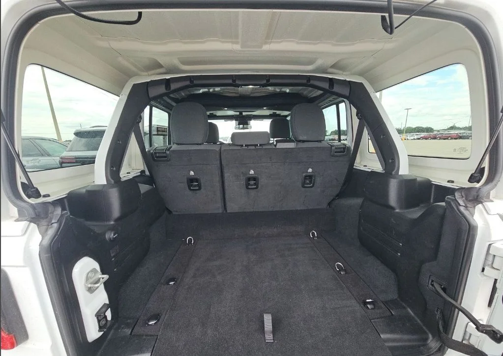 Used 2024 White Jeep Sahara 4xe image 10