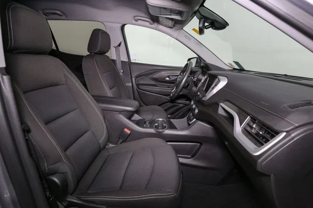 Used 2024 Silver GMC SLE image 17