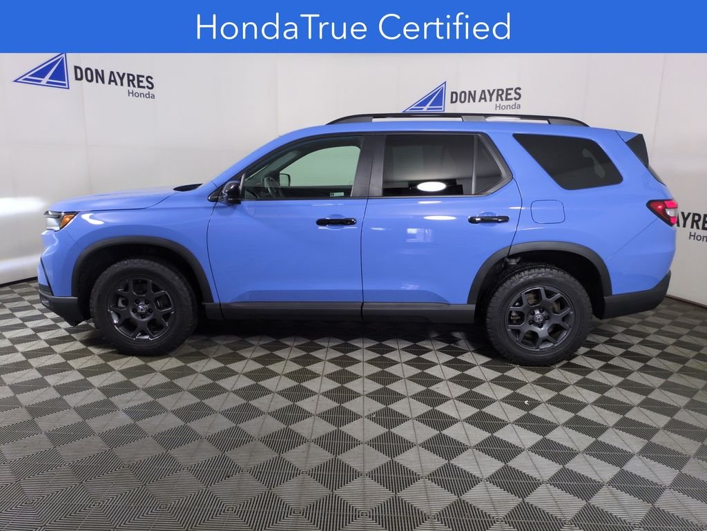 Certified Used 2025 Diffused Sky Pearl Honda TrailSport image 2