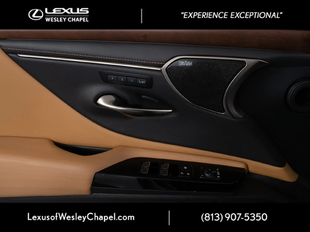 Used 2022 White Lexus 300h Ultra Luxury image 22