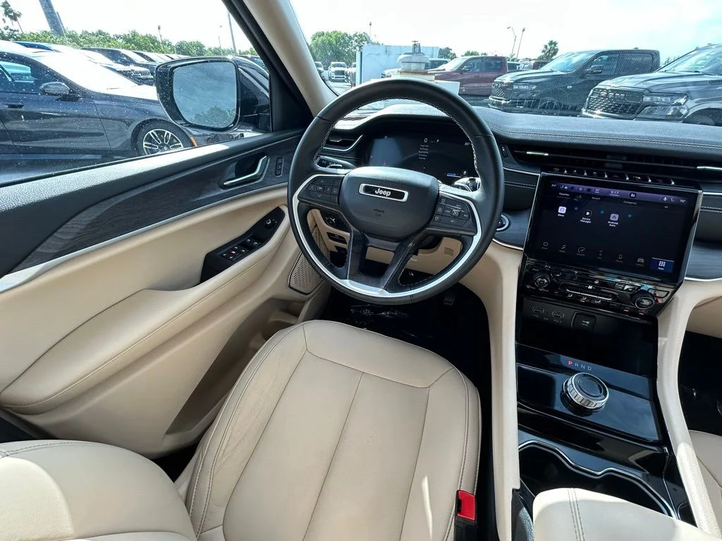 Certified Used 2022 White Jeep Limited image 9