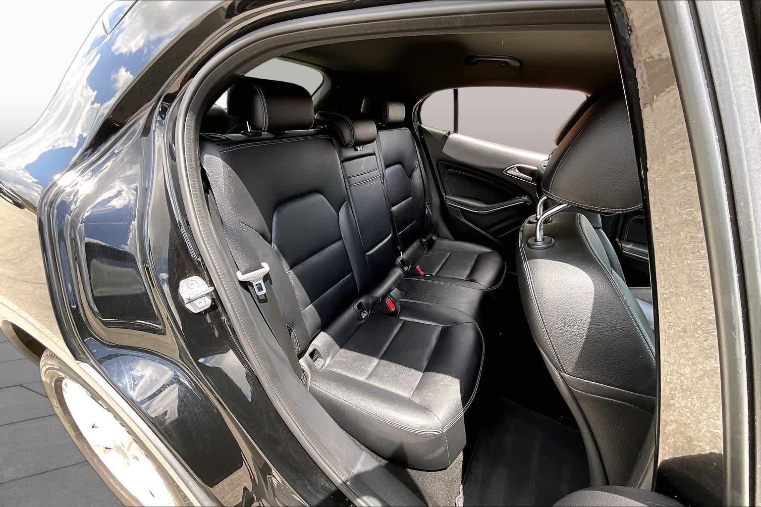 Used 2020 Black Mercedes-Benz GLA 250 image 20