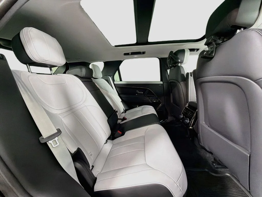 New 2027 Santorini Black Land Rover  image 29