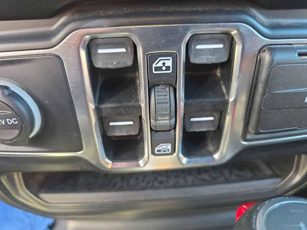 Used 2022 Blue Jeep Unlimited Sport S image 19