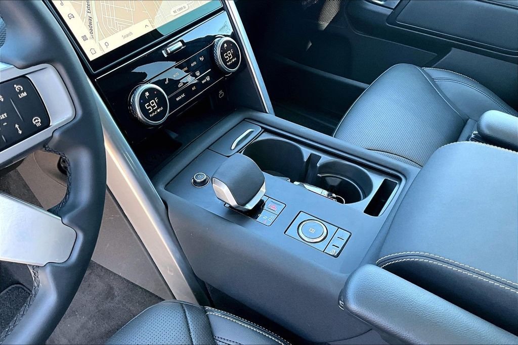 Used 2025 White Land Rover Dynamic SE image 14