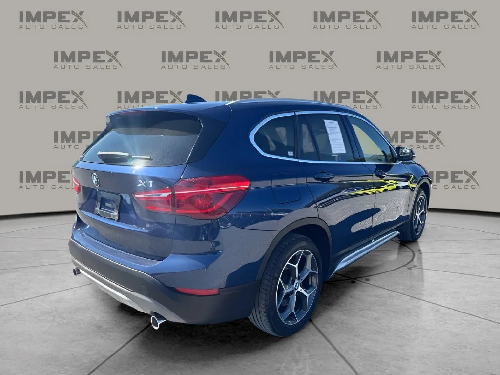 Used 2018 Blue BMW sDrive28i image 5
