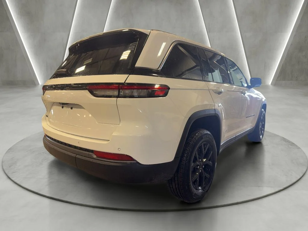 New 2026 Bright White Clearcoat Jeep Altitude image 6