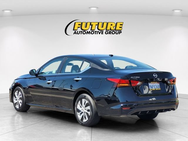 Used 2025 Black Nissan 2.5 S image 7