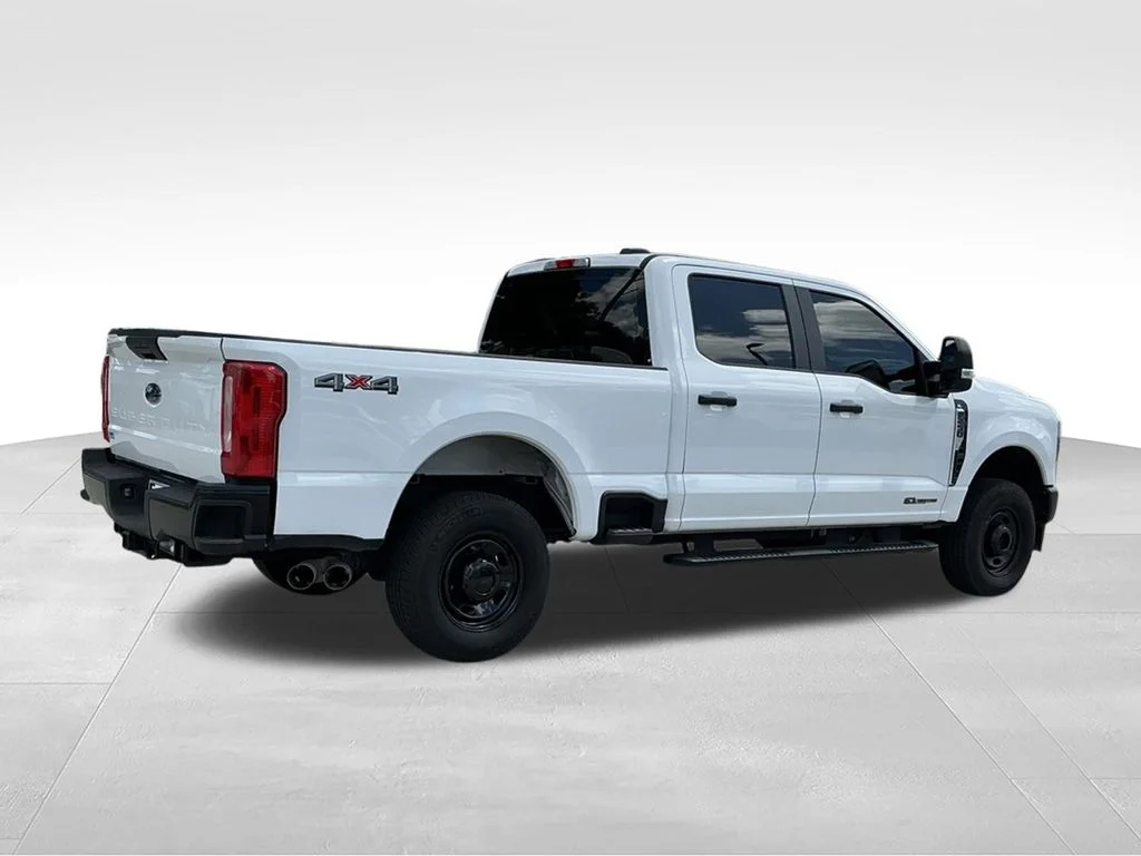 Used 2026 White Ford XL image 11