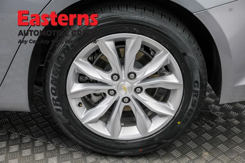 Used 2024 Gray Chevrolet LT image 32