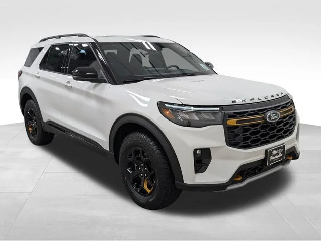 New 2026 Star White Metallic Tri-Coat Ford Tremor® image 49