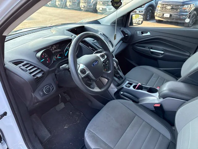 Used 2016 Oxford White Ford SE image 9