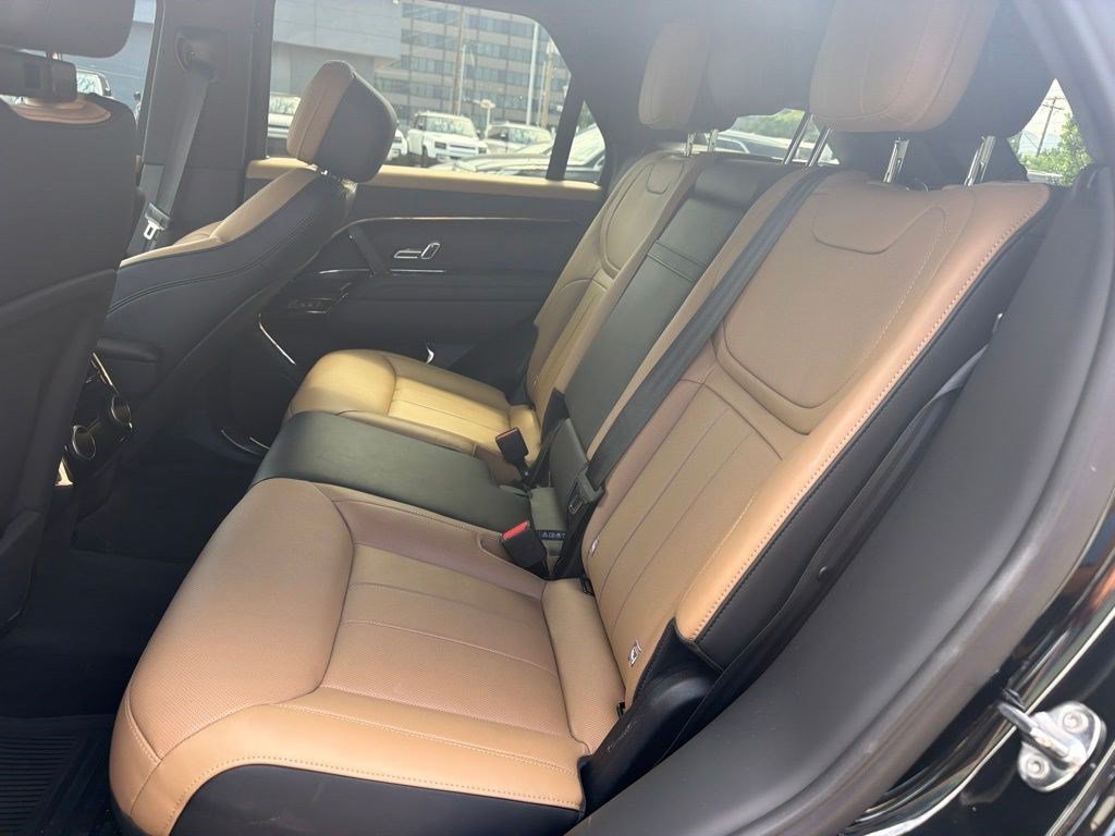 Used 2025 Black Land Rover Dynamic SE image 16