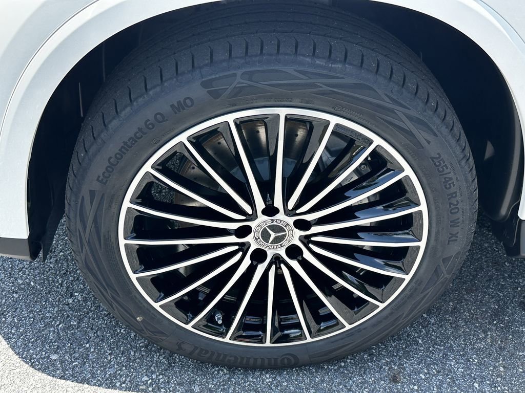 New 2026 Polar White Mercedes-Benz GLC 300 image 13