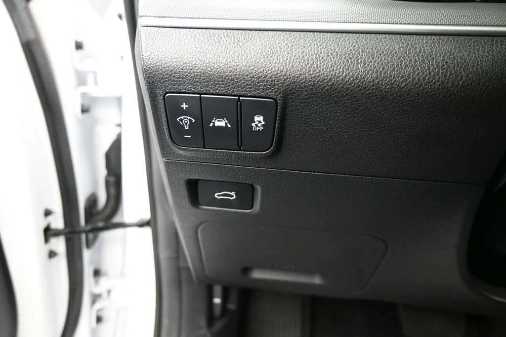 Used 2023 Glacial White Pearl Kia GT-Line image 32