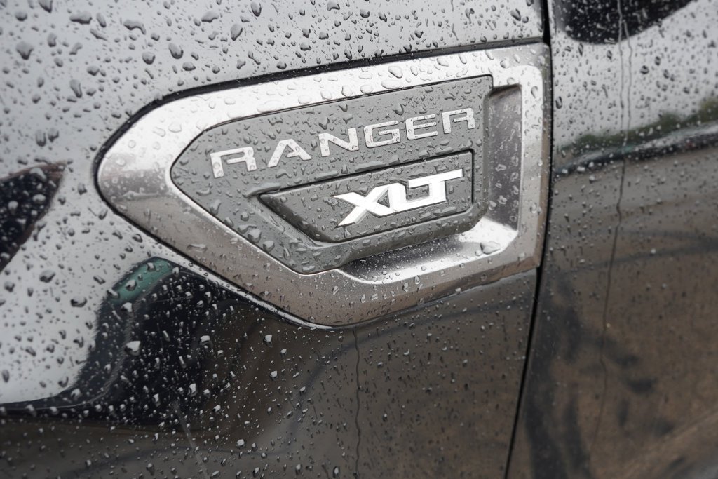 Used 2020 Shadow Black Ford XLT image 14