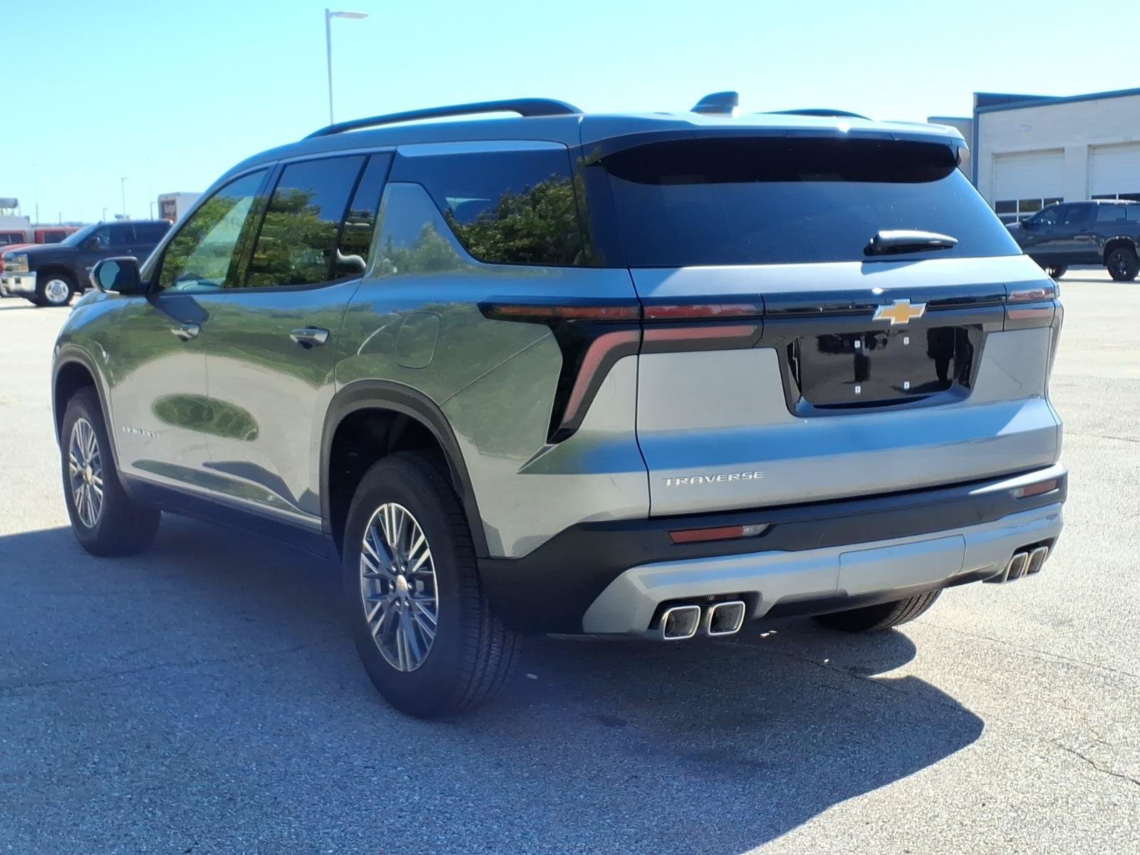 New 2027 Sterling Gray Metallic Chevrolet LT image 4