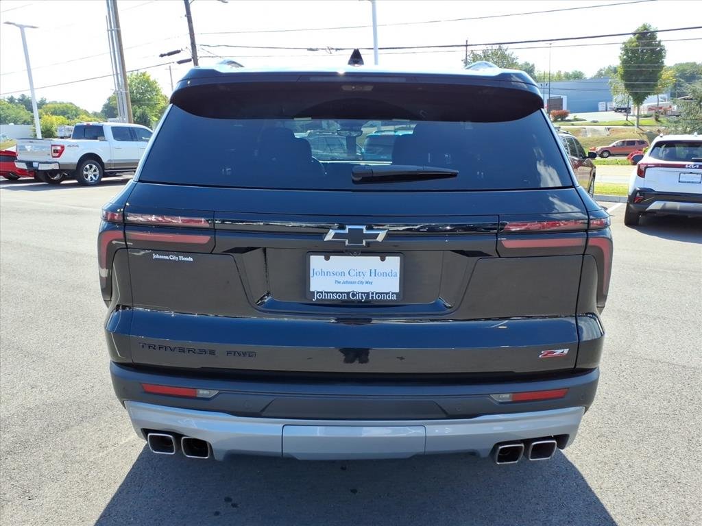 Used 2026 MOSAIC BLACK META Chevrolet AWD Z71 image 5