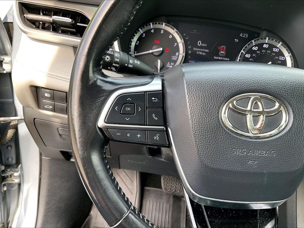 Used 2020 Blue Toyota XLE image 24
