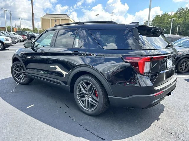 New 2026 Agate Black Metallic Ford ST-Line image 4