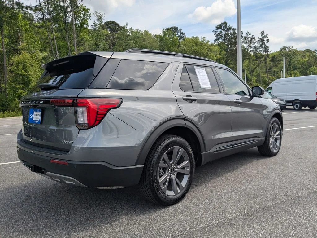 New 2026 Carbonized Gray Metallic Ford Active image 4