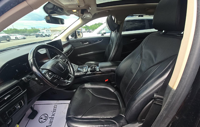 Used 2022 Black Lincoln Reserve image 6