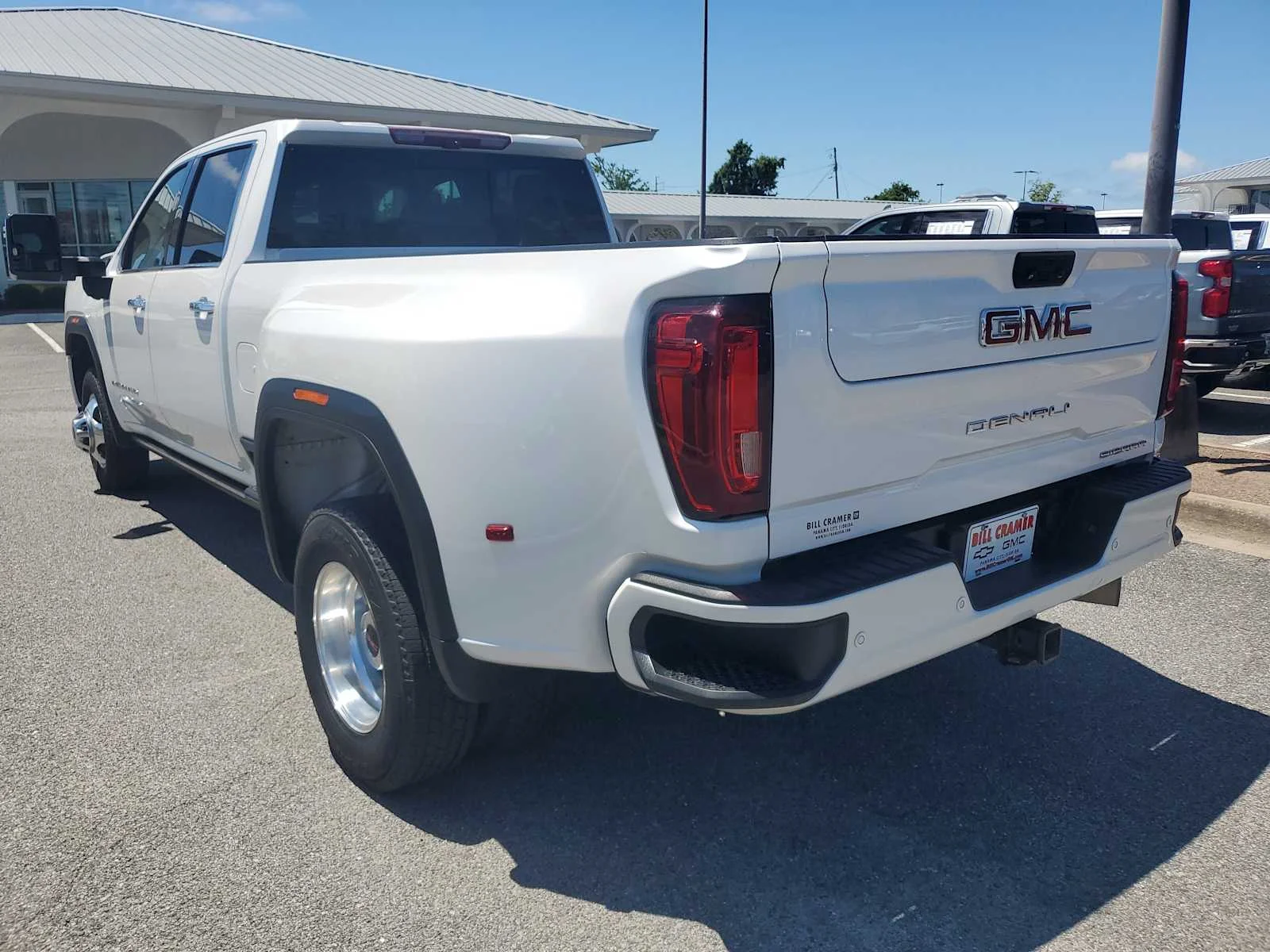 Used 2021 WHITE FROST TRICOAT GMC Denali image 3