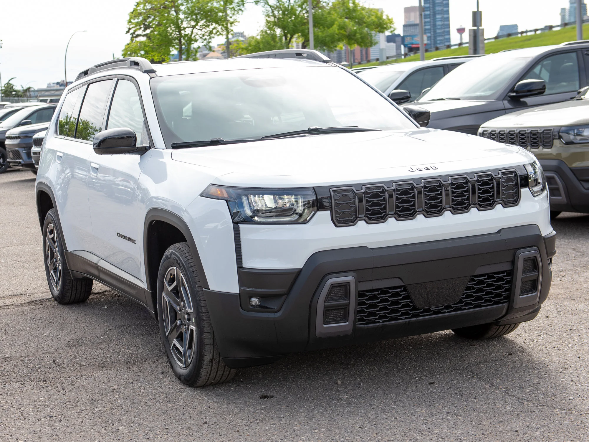 New 2026 White Jeep Laredo * Hybrid 4x4, Heated Seats, Remote Start, Adaptive Cruise image 6
