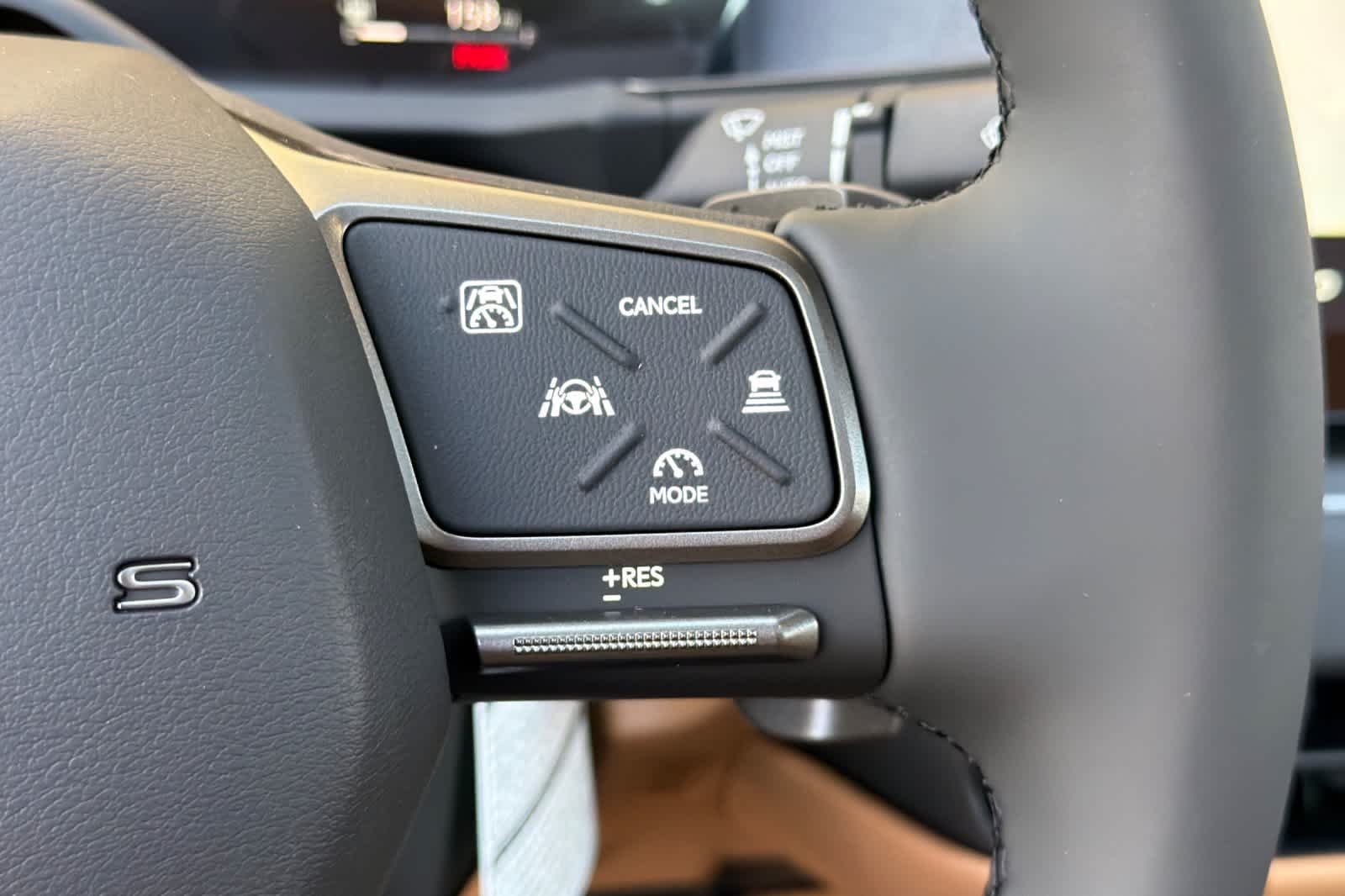 New 2026 Ultra White Lexus ES 350h PREMIUM+ image 26