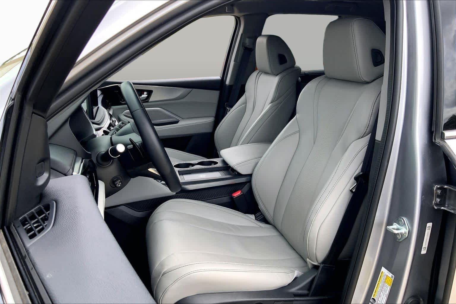 Certified Used 2026 Solar Silver Metallic Acura with Technology Package image 8