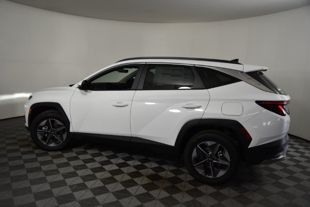 New 2026 White Hyundai SEL Premium AWD image 7
