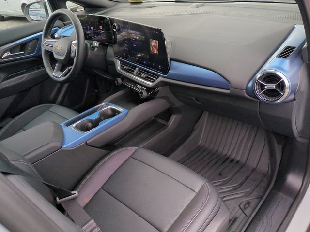 Used 2026 Summit White Chevrolet LT image 35