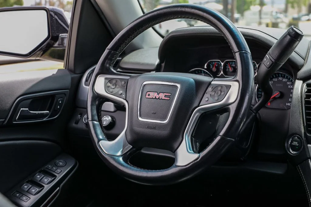 Used 2020 Black GMC SLT image 29