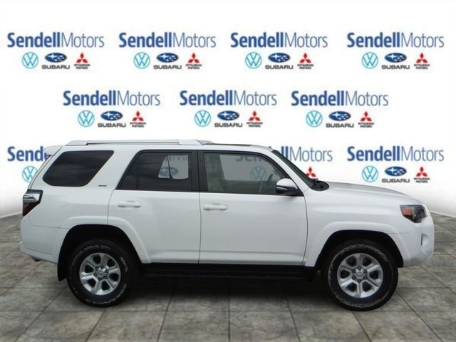 Used 2017 White Toyota SR5 Premium image 2