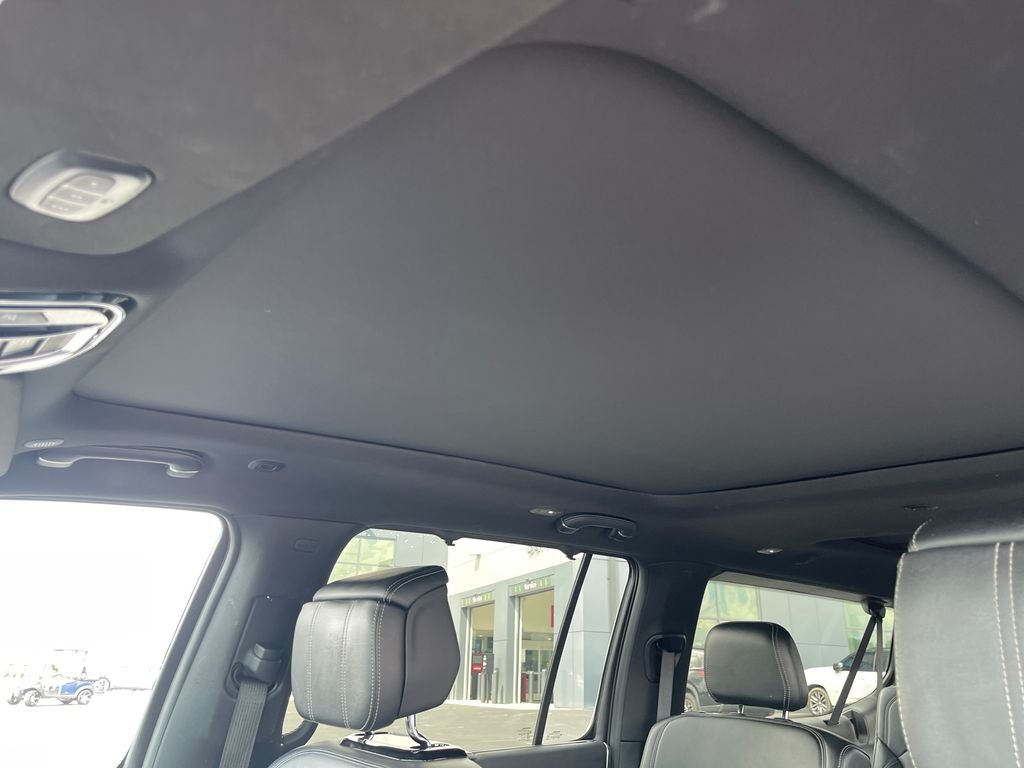 Used 2024 Black Jeep Base image 24