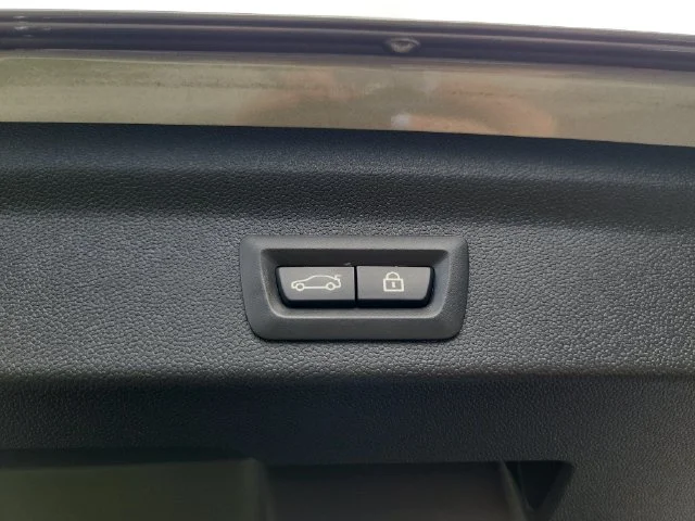 Used 2018 Silver MINI Base image 11