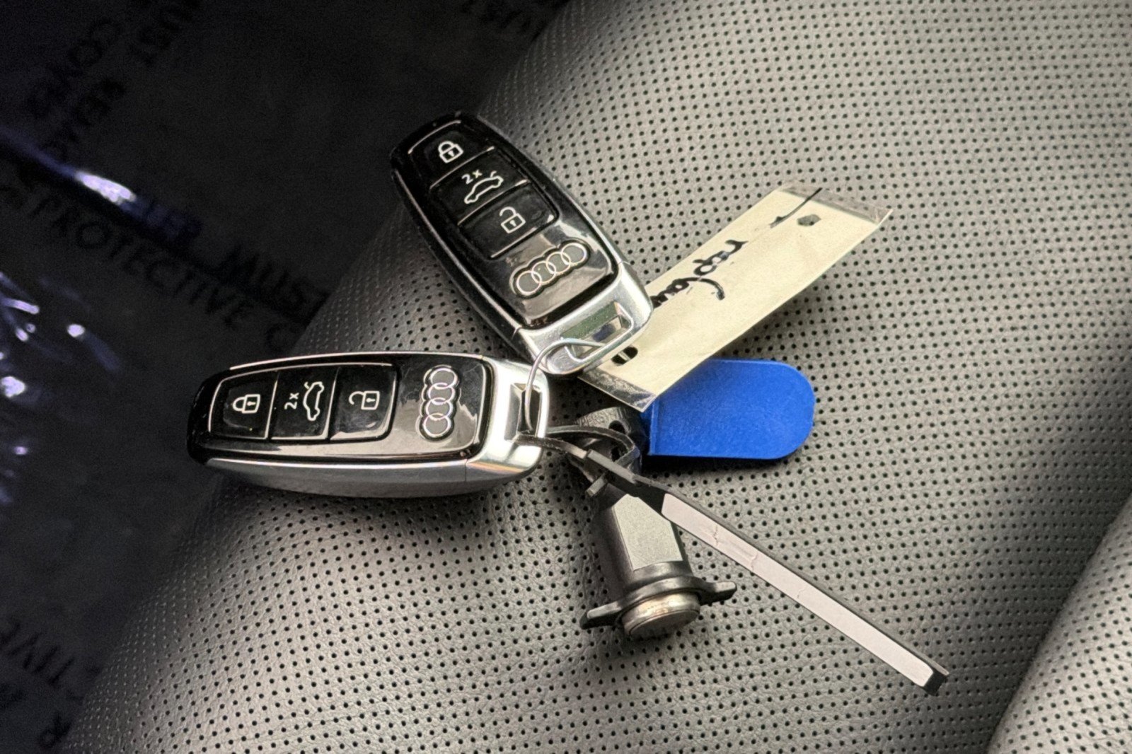Used 2022 Florett Silver Metallic Audi Premium Plus 55 TFSI quattro image 24