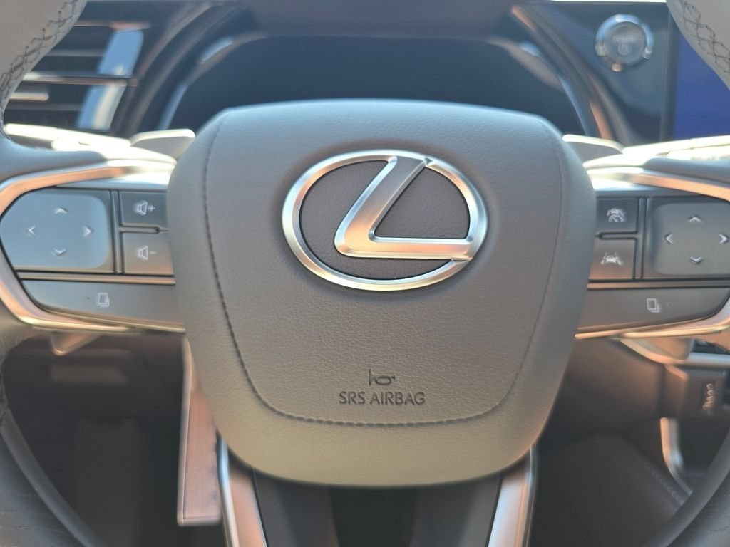 New 2026 Eminent White Pearl Lexus LUXURY image 30
