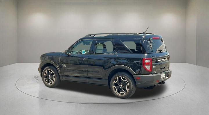 Used 2022 Black Ford Outer Banks image 4