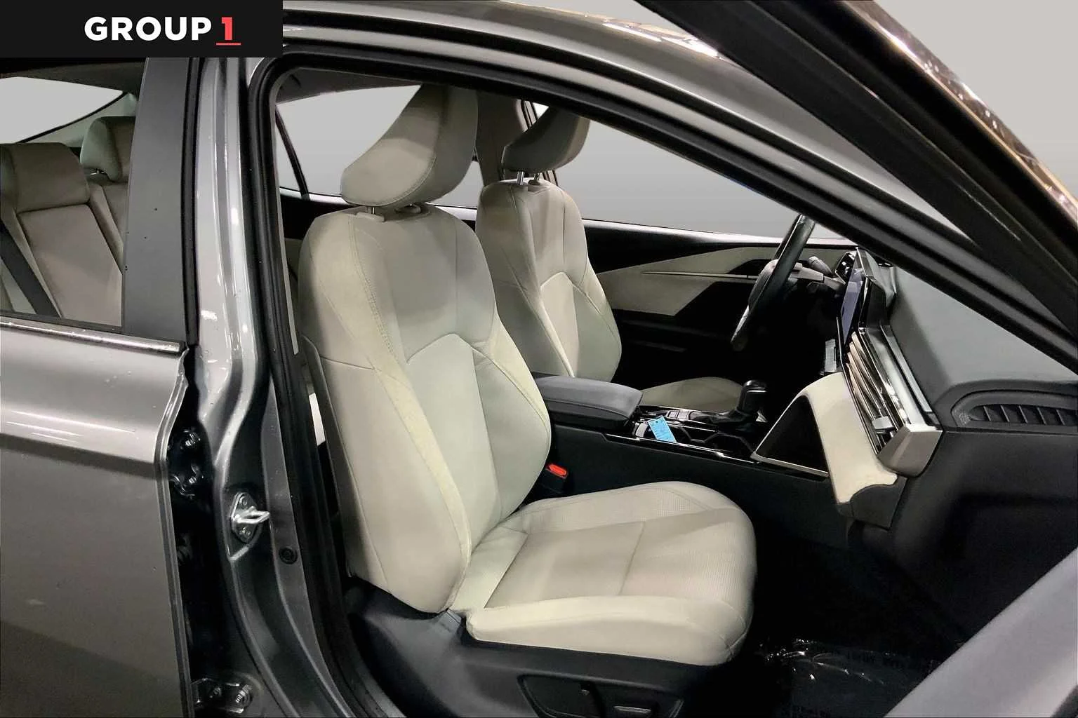 2025 Toyota Camry XLE - Photo 9