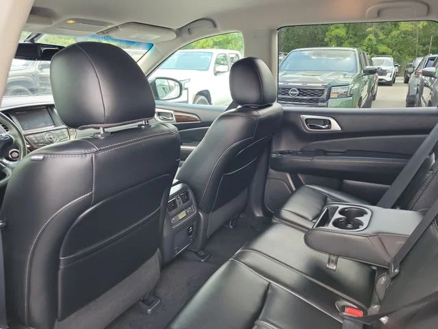 Used 2016 Silver Nissan SL image 12