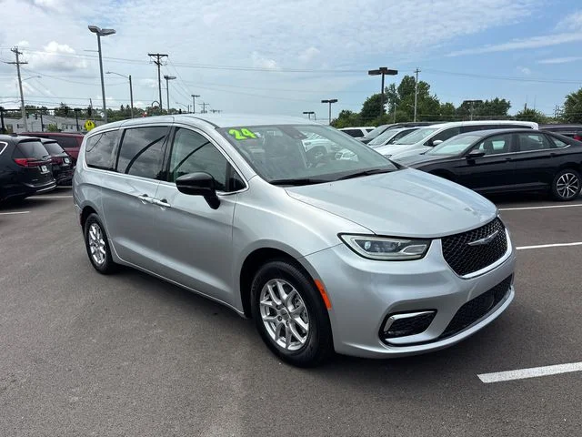 Used 2024 Silver Chrysler Touring L image 2