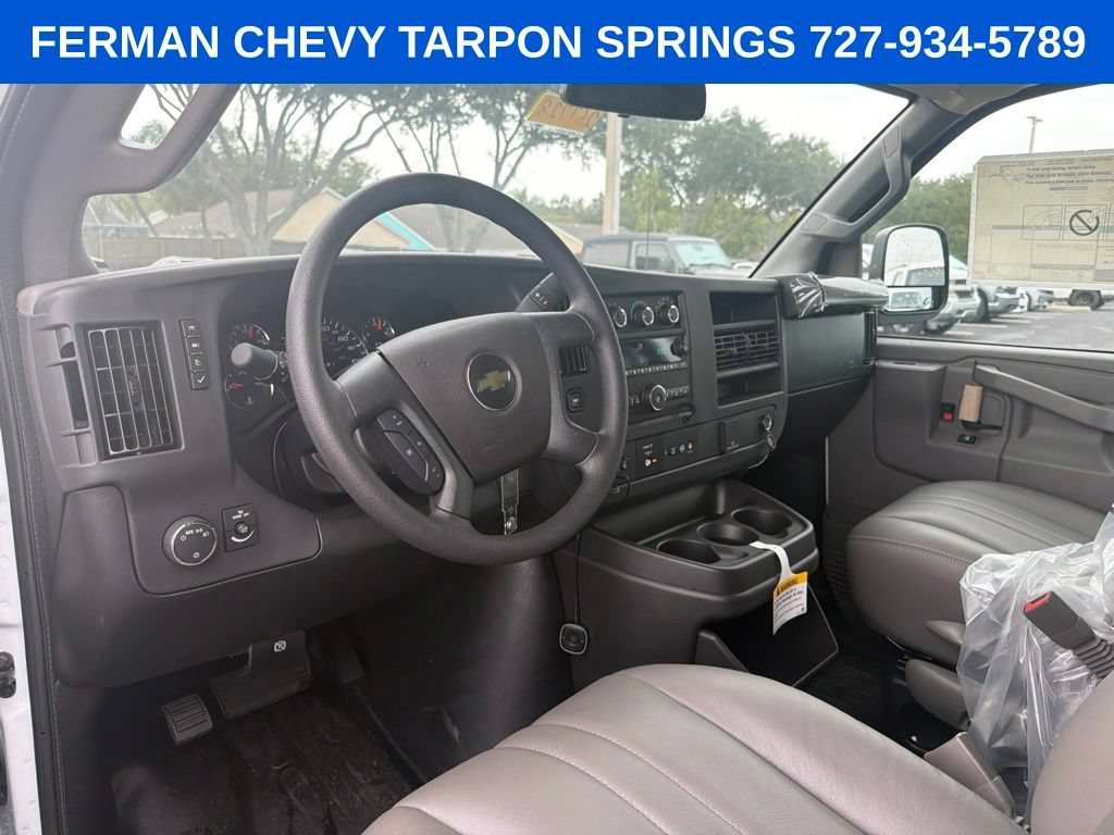 2025 Chevrolet Express Cargo Work Van - Photo 6