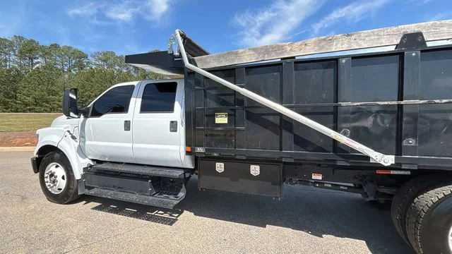Used 2022  Ford NA image 44