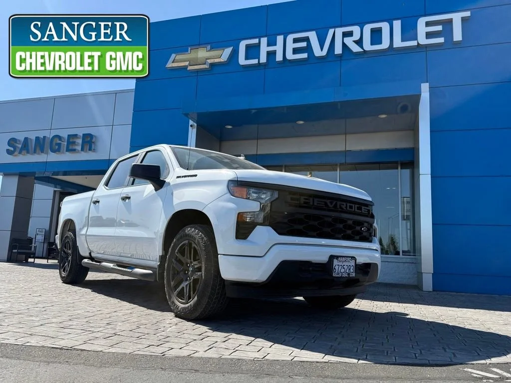 Used 2022 Summit White Chevrolet Custom image 1
